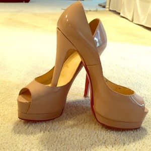 Christian Louboutin Lady Peep in nude